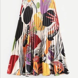 Vintage bohemian pleated midi skirt (size s)